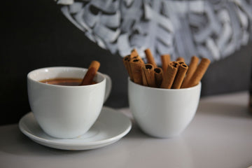 Ceylon Cinnamon in Coffee: What Actually Happens When You Add It (I Tested It for 90 Days)